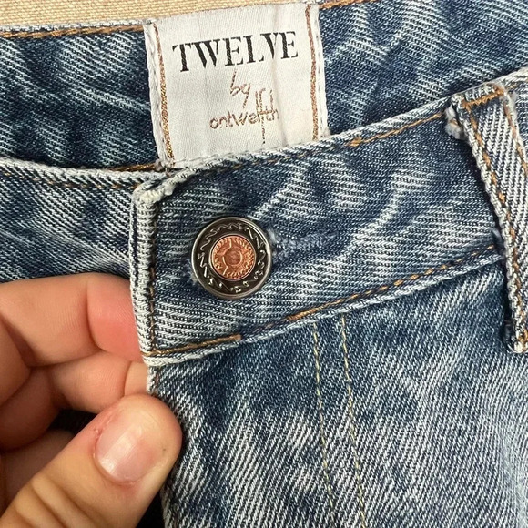 Twelve by OnTwelfth Women's Distressed Blue Jeans Size 29 High Rise - Picture 9 of 12